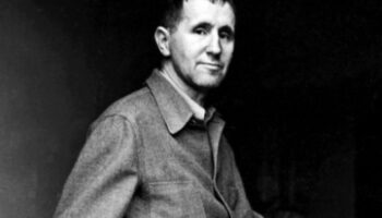 epik tiyatro ustasi olan bertolt brechtin 127inci dogum gununde tavsiye ettigimiz kitaap Lyf416j2