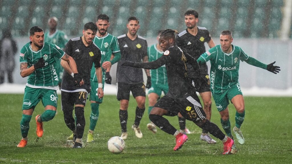 esenler erokspor sahasinda igdir fkyi maglup etti l3uluK1Z