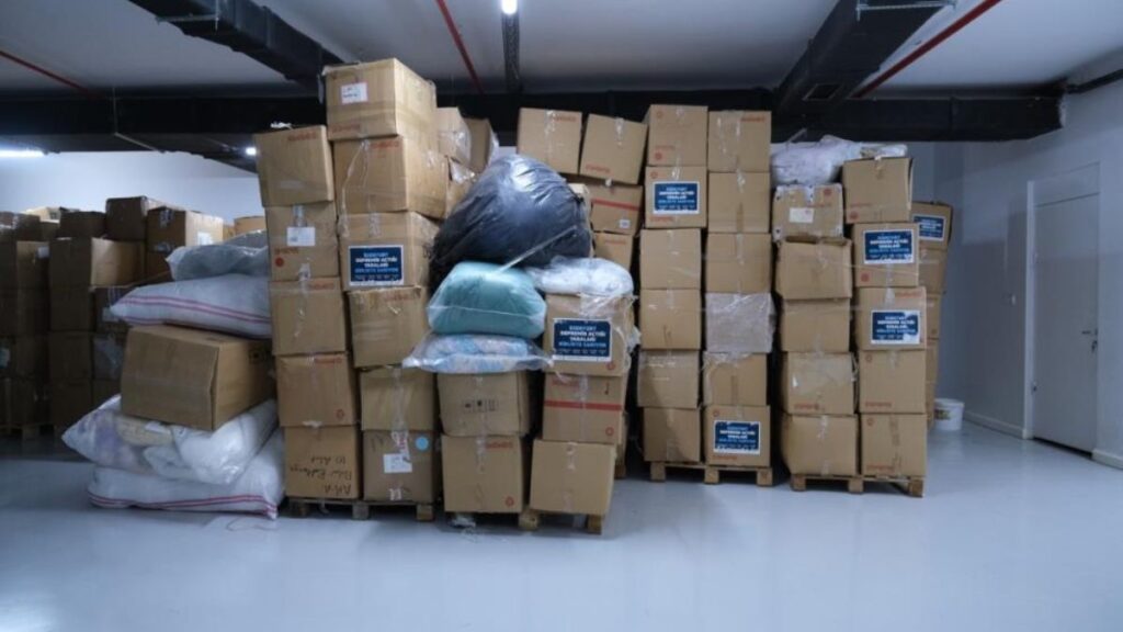 esenyurt belediyesinin chp doneminde deprem yardimlarini depoda curuttugu ortaya cikti iTHxXxPW