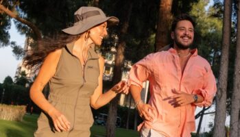 esi anil altanla bosanacaklari iddia edilmisti pelin akilden sarkili gonderme TPeyMvEn