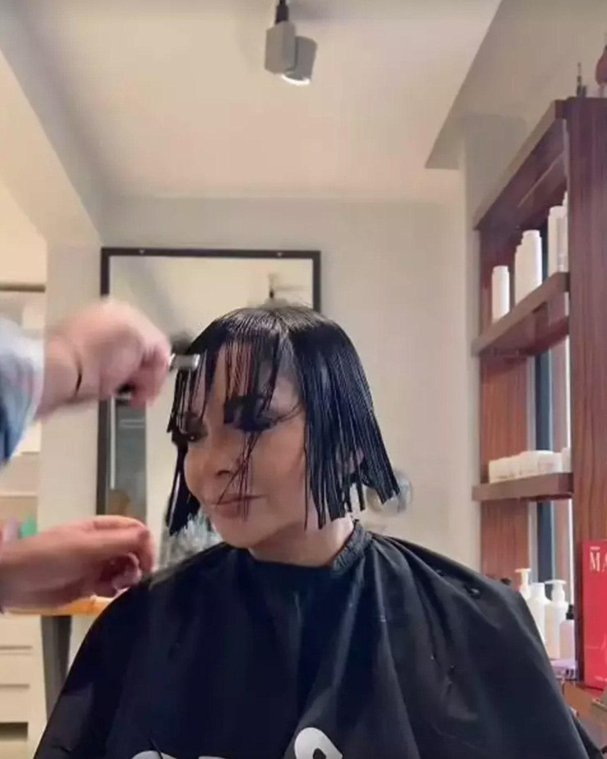 evrim akin imajini yeniledi sosyal medya hesabindan yeni halini paylasti 0 96nwsTzh