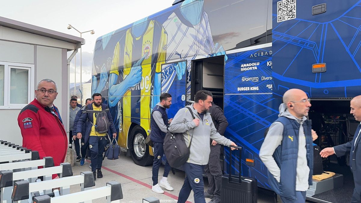 fenerbahce kafilesi antalyada 3 zZRLRqUz
