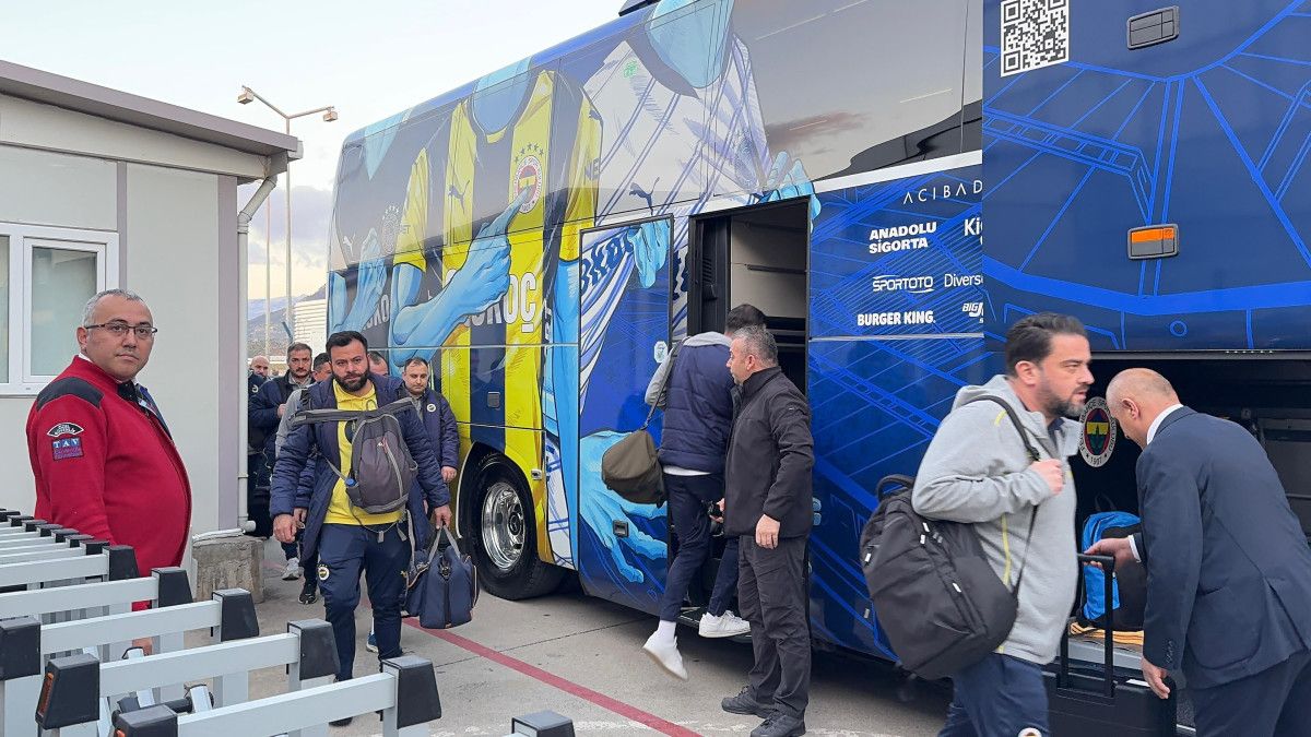 fenerbahce kafilesi antalyada 4 URMiDvcg