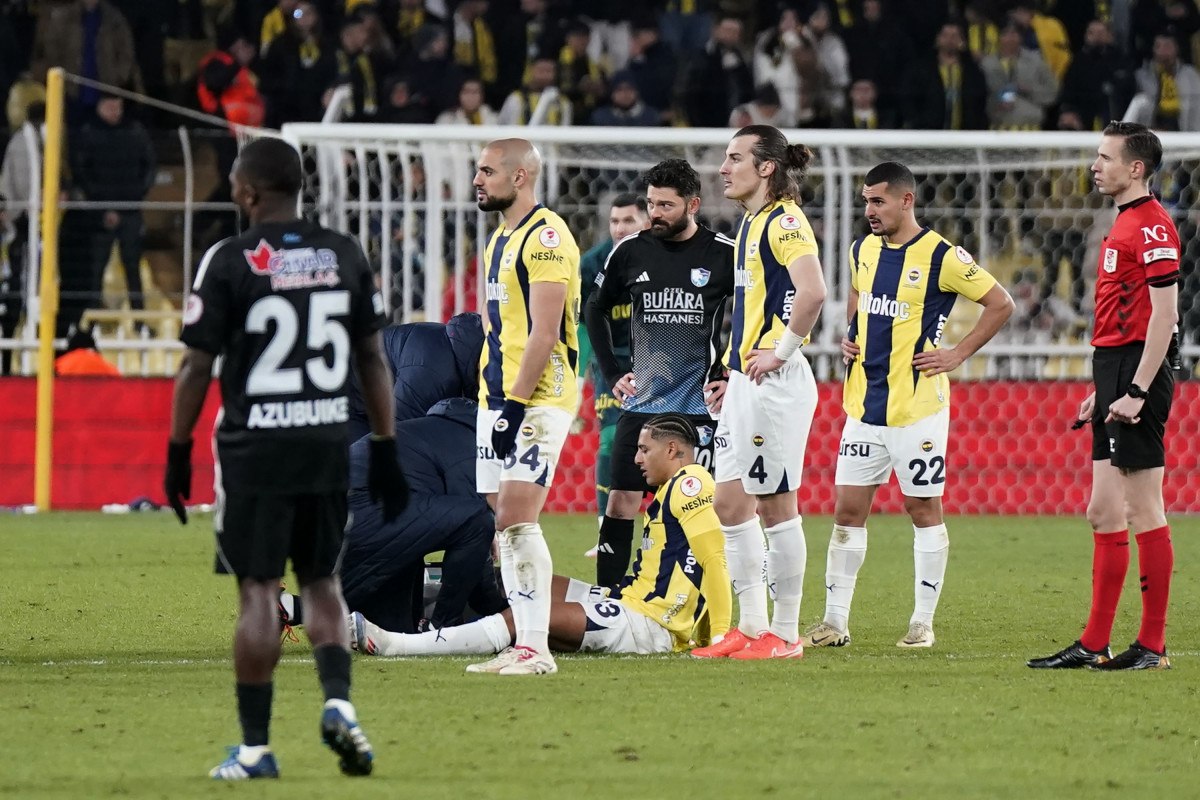 Fenerbahçe stoper bölgesinde sakatlıklarla boğuşuyor 4 fenerbahce stoper bolgesinde sakatliklarla bogusuyor 3 d4qflPBi