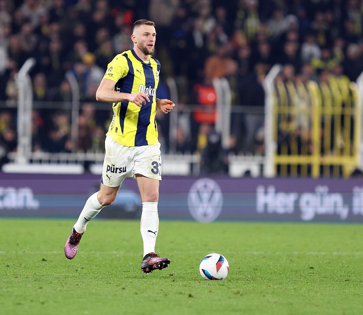 fenerbahce stoper bolgesinde sakatliklarla bogusuyor 6 cFfYGr2S