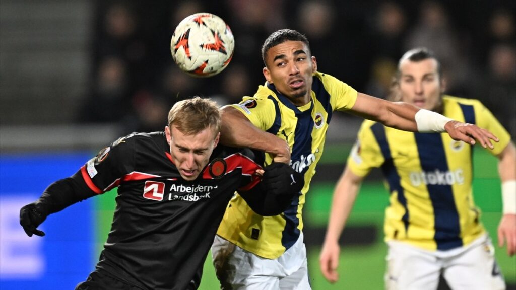 fenerbahce stoper bolgesinde sakatliklarla bogusuyor pKMaIrUq