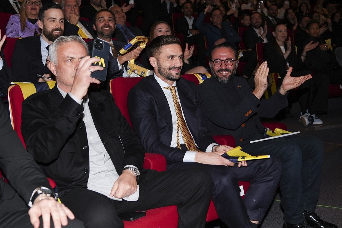 fenerbahcede aydinlik gelecek odulleri gecesi 14 cHD2jhfY