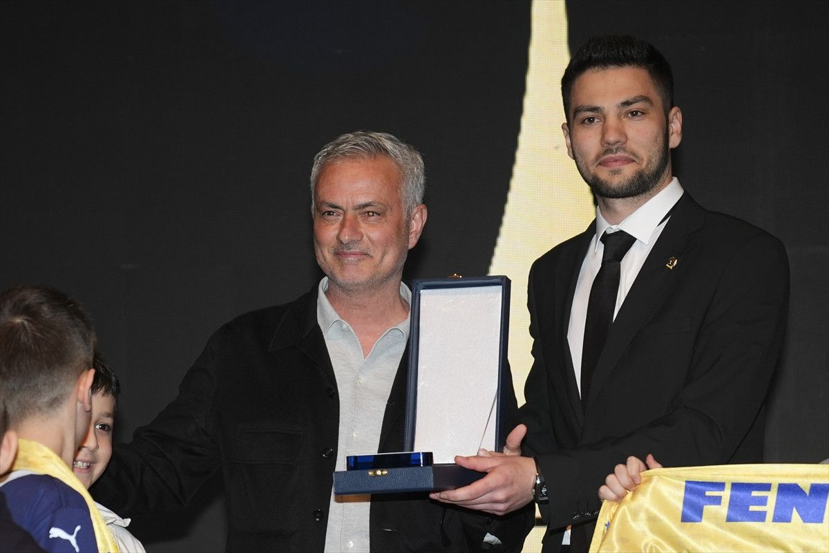 fenerbahcede aydinlik gelecek odulleri gecesi 20 C9ph49WD