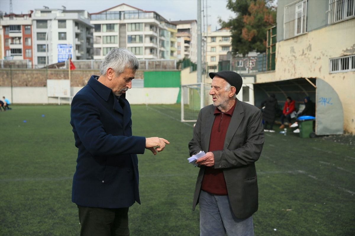 futbol sevdalisi emektar kofteci meslegi birakti hakemligi birakamadi 1 yJQE9kKP