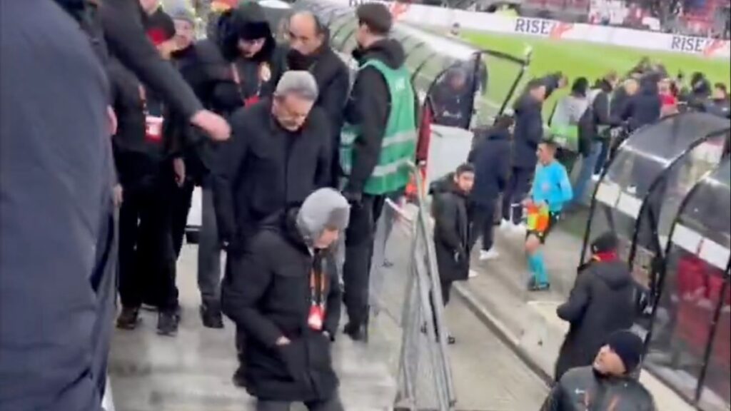 galatasaray taraftarindan ibrahim hatipogluna tepki a1tj94wB