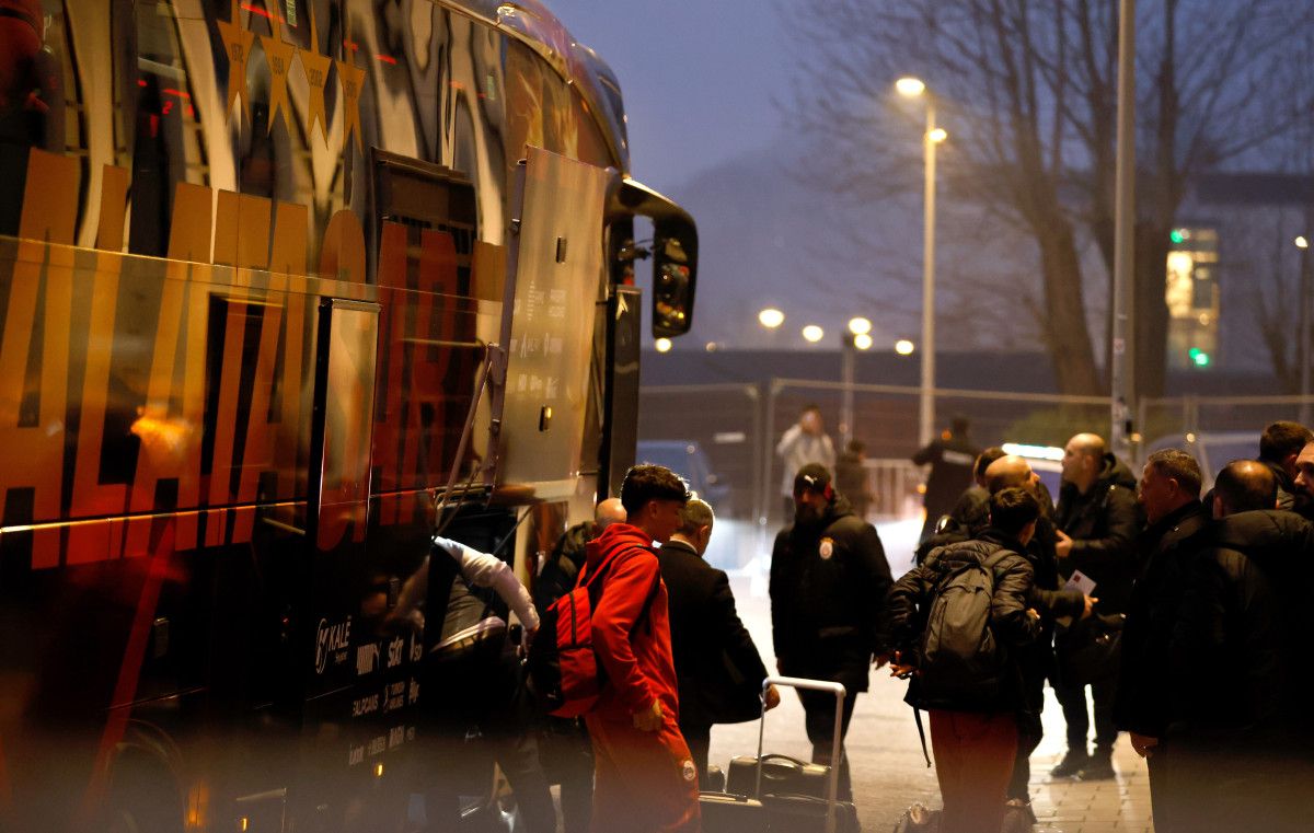 galatasaraya amsterdamda gorkemli karsilama 1 QCBC53Qg