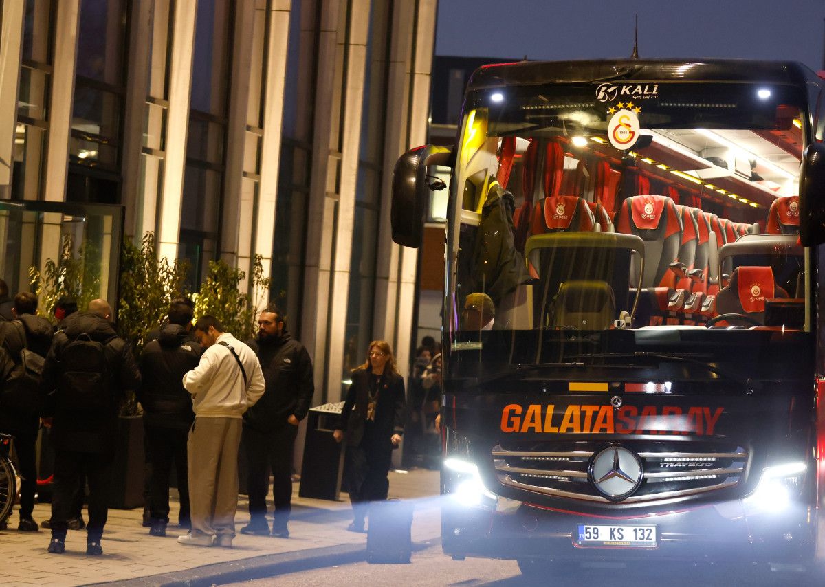 galatasaraya amsterdamda gorkemli karsilama 3 AJrvWO6P