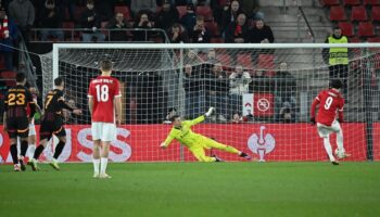 galatasarayda savunma coktu 36 macta 54 gol LTGcim3E