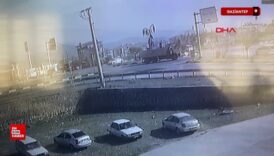 gaziantepte kazada aractan kopan parca zabita memurunun basina isabet etti ucwQ31yZ