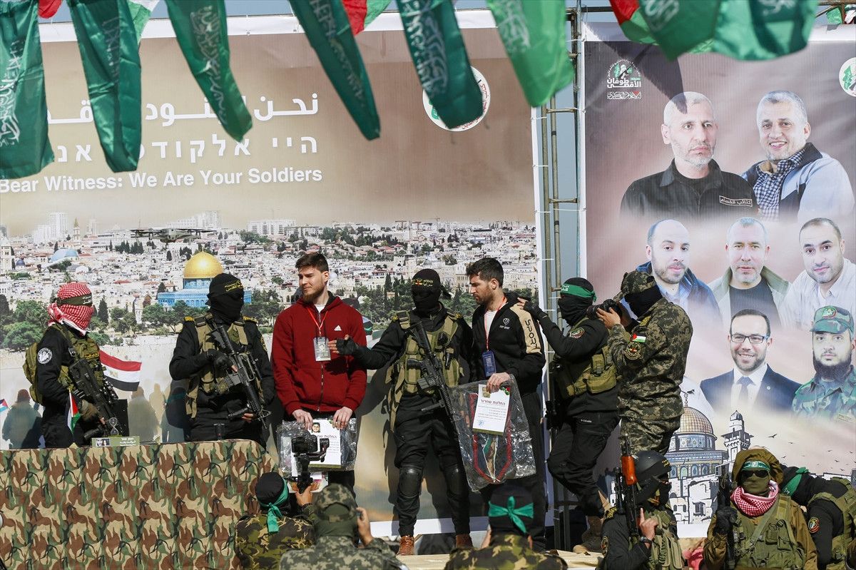 gazzede esir takasinin altinci turu hamas esirleri kizilhaca teslim etti 10 dUF17Hzi