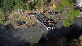 guatemalada otobus kopruden uctu 51 kisi oldu Ykdlfnlr