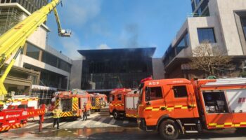 guney korede otel insaatinda yangin panigi jb97xLNq