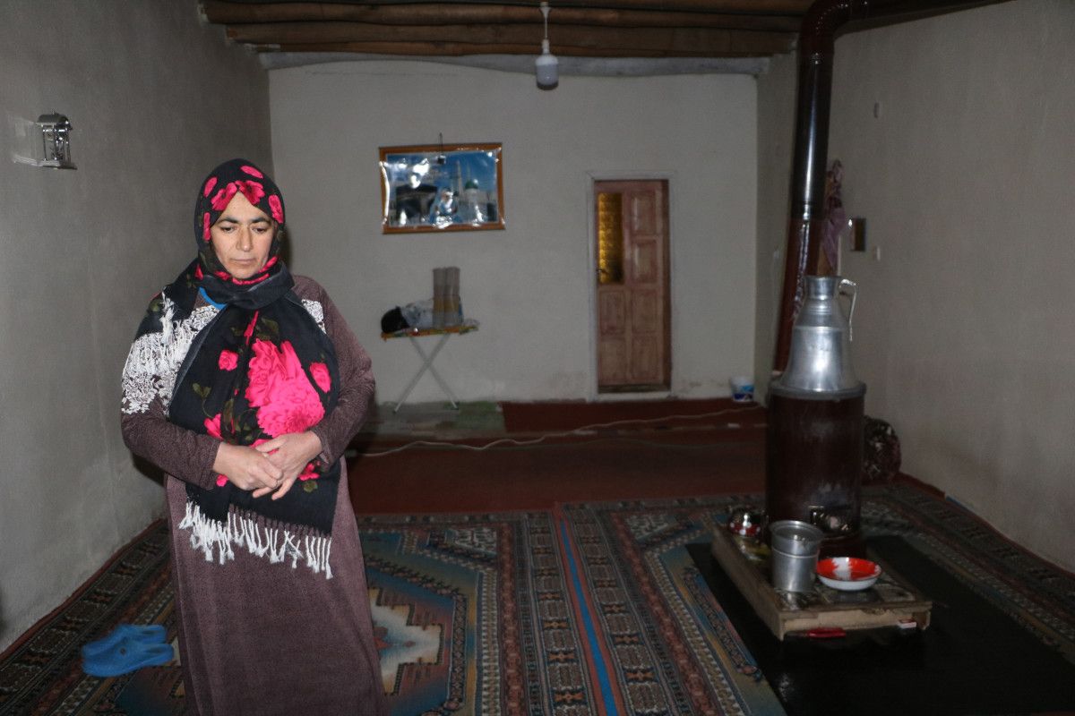 hakkaride mezrada tek basina yasiyor 1