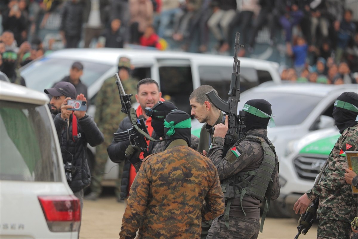 hamas israilli 3 esiri serbest birakti 2 37vlGVAT