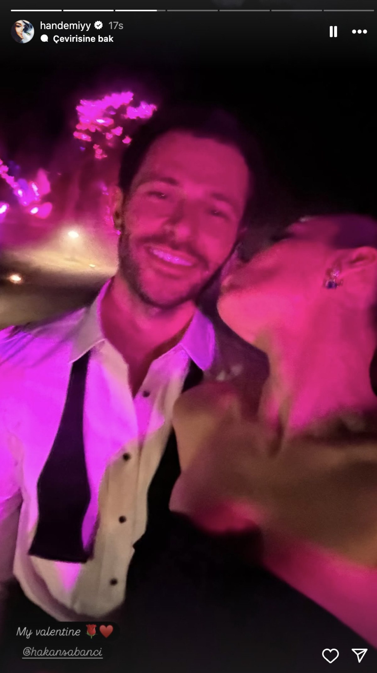 Hande Erçel'den Hakan Sabamcı'ya çifte kutlama 1 hande ercelden hakan sabamciya cifte kutlama 0 Pdh5s11l