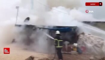 hatayda depremzede ailenin kaldigi konteynerde yangin SxyAYGZz