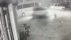 hatayda seyyar koftecinin olumden saniyelerle kurtuldugu anlar kameralara yansidi IAq4BRPC