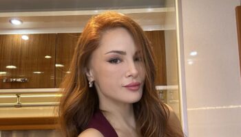 her paylasimi olay oluyor oyuncu mine tugay ayna pozu verdi BJNWy33G