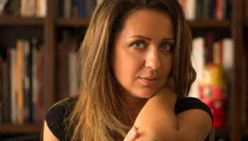 insan kaderinin kurbani degil secimlerinin efendisidir asli perkerden yeni bir bakis acisi 4fnbMiHN