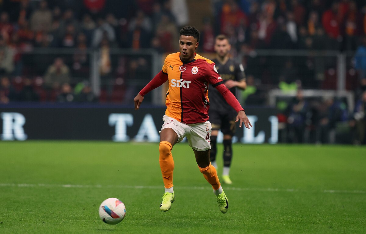 ismail jakobs az alkmaar macinda da yok 1