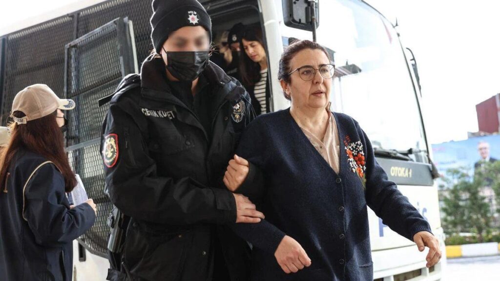 istanbul adliyesi teror saldirisi davasinda 1 saniga tahliye karari 38DKbh6p