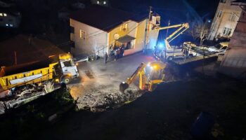 istanbul beykozda coken istinat duvarinin arkasindaki bina muhurlendi YIAmbXd6