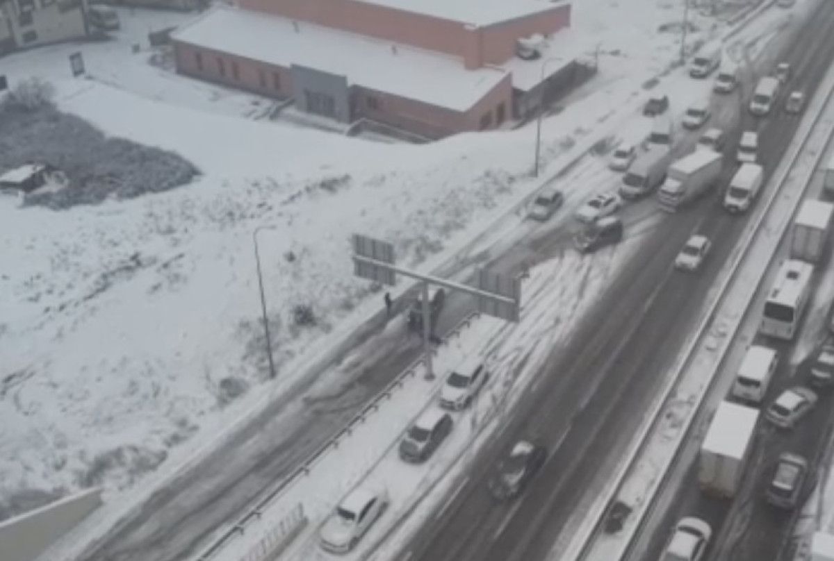 istanbul kara yine hazirliksiz yakalandi araclar yollarda kaldi 0 9lzJWHNf