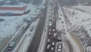 istanbul kara yine hazirliksiz yakalandi araclar yollarda kaldi sUDKC9Qk