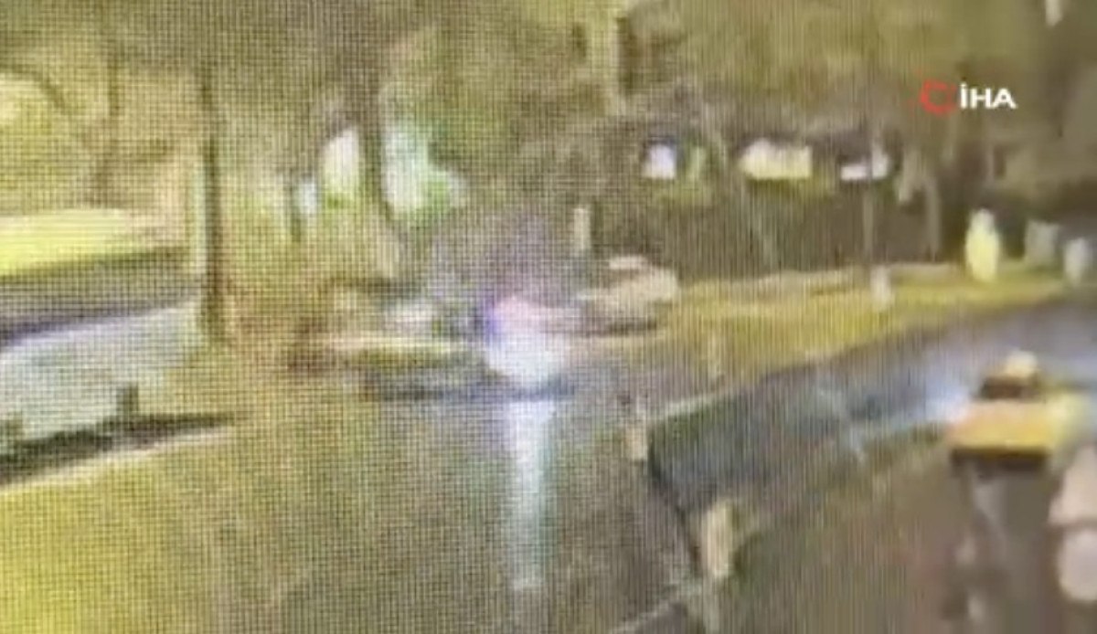 istanbulda anahtari uzerinde birakip hava almaya cikan kisinin arabasi calindi 1 f7eeeBiT