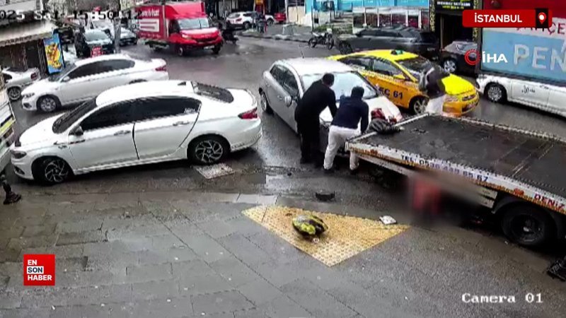 istanbulda aynasini kiran motokuryenin uzerine aracini surdu 2ZpqY6U1