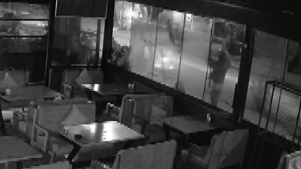 istanbulda ayni kafeye ikinci kez ates actilar CJRt5AI3