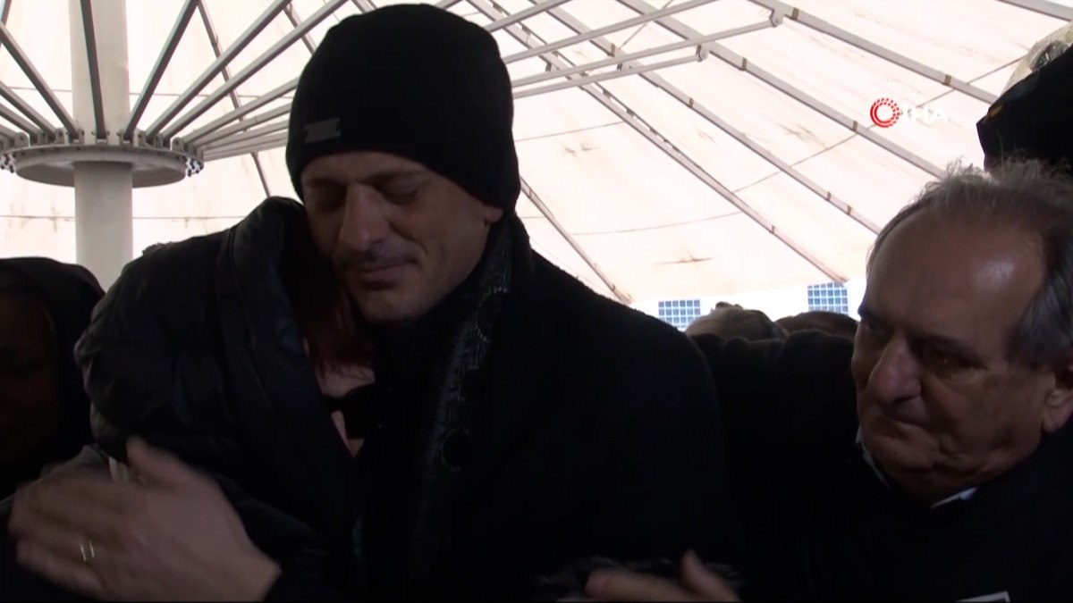 istanbulda bicaklanarak oldurulen italyan sefin oglu son yolculuguna ugurlandi 2 3qviIcJc