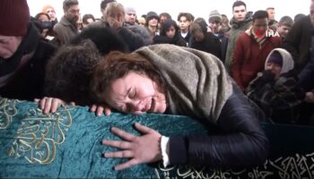 istanbulda bicaklanarak oldurulen italyan sefin oglu son yolculuguna ugurlandi 9GF9hbQr