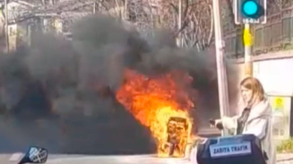 istanbulda elektrikli motosiklet yandi vSNnG6H3