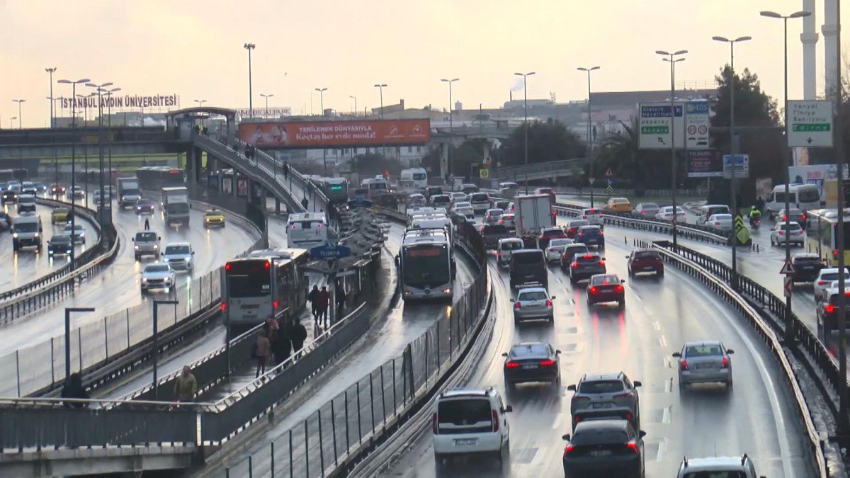 istanbulda kar yagisi etkisini surdurmeye devam ediyor 10