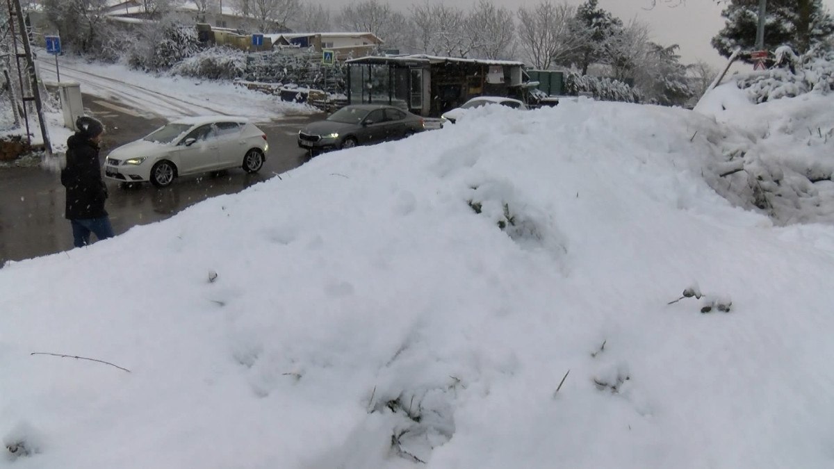 istanbulda kar yagisi etkisini surdurmeye devam ediyor 11 tU4vyVuz