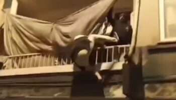 istanbulda yangindan kacmak icin balkondan atladilar xQZHs3Pb