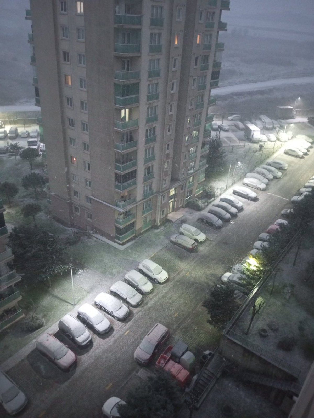 istanbulun yuksek kesimlerinde kar yagisi etkili oldu 3 1yXKBgmI