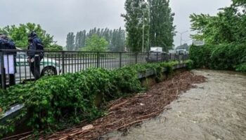 italyada siddetli yagis elba adasinda sel ve taskinlara yol acti 6nZKzQuL