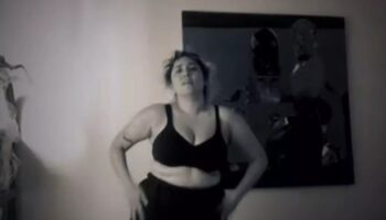 izleyenler sasti kaldi sarkici kalben ilginc danslarina devam ediyor ZBiC82mC