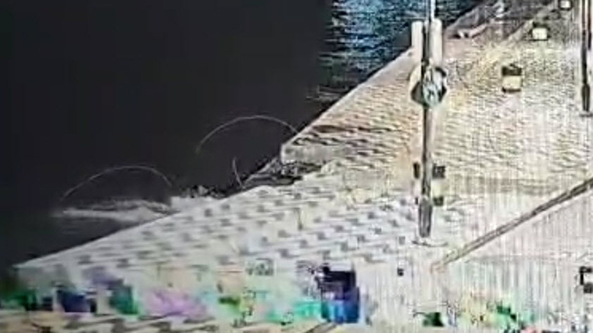 izmirde alkollu sahis denize dusup boguldu 1 VerfNkH7