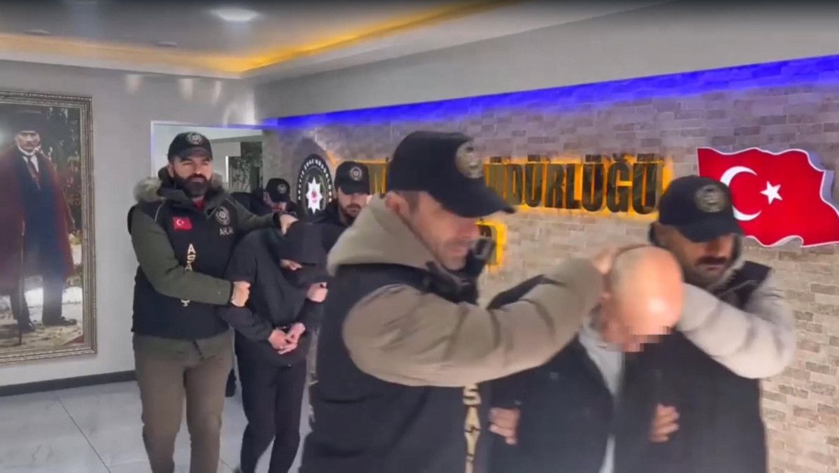 izmirde fuhus operasyonu 7 tutuklama 0 fRek2nEe