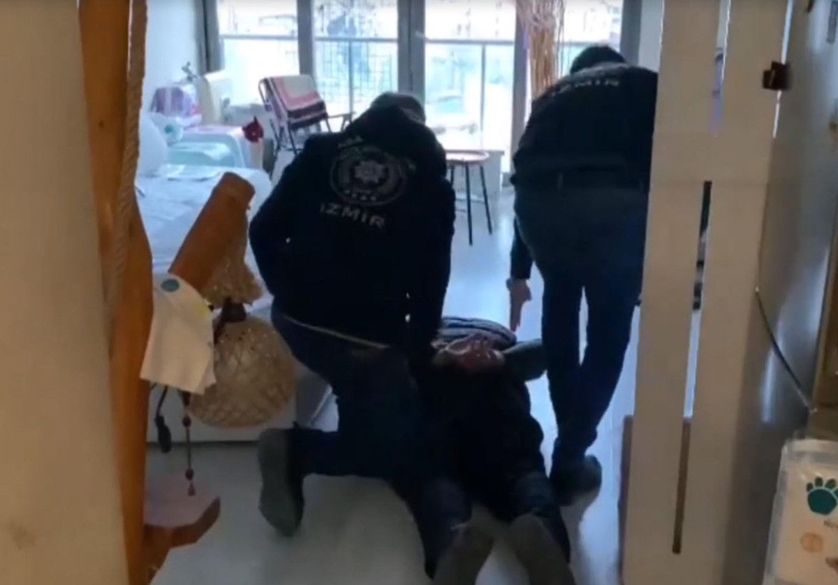 izmirde fuhus operasyonu 7 tutuklama 1 1WAcYkqw