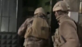 izmirde hucre operasyonu 23 supheli yakalandi RTk9tO5S