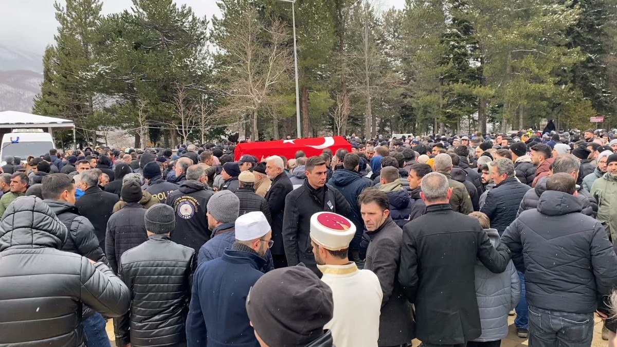 izmirde motosiklet kazasinda yasamini yitiren polis son yolculuguna ugurlandi 0 vHysW1zg